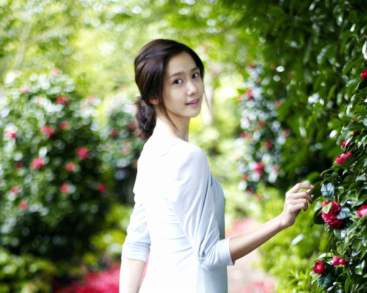 Girls Generation, Lim YoonA HD Wallpaper #4 - 1280x1024