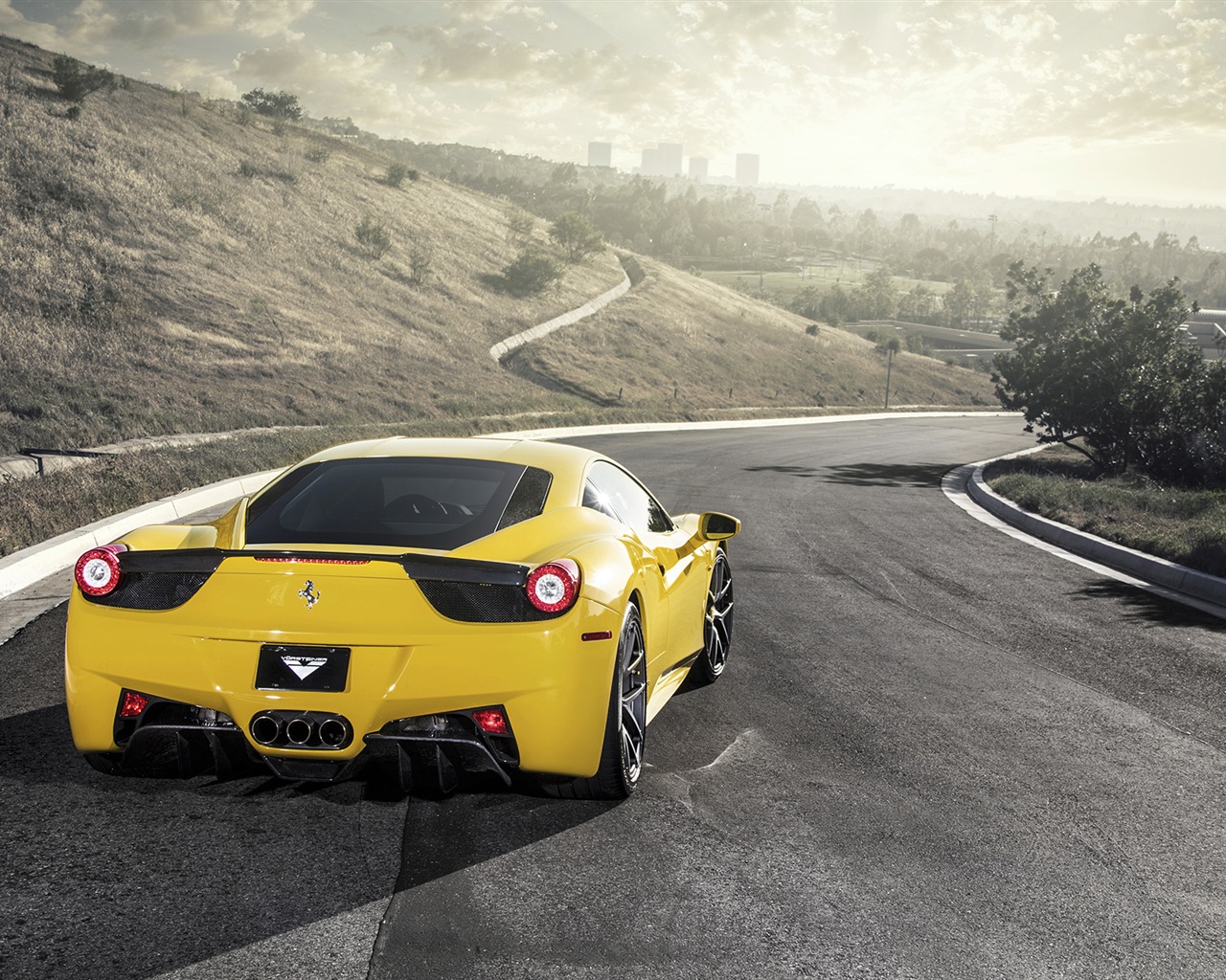 2013 Ferrari 458 Italia with 458-V 法拉利高清壁紙 #5 - 1280x1024
