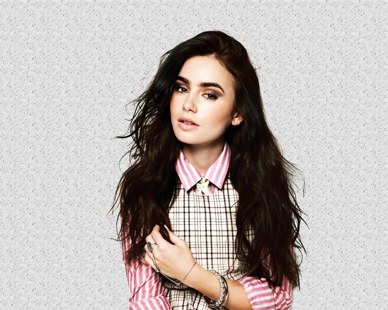 Lily Collins hermosos fondos de pantalla #9 - 1280x1024