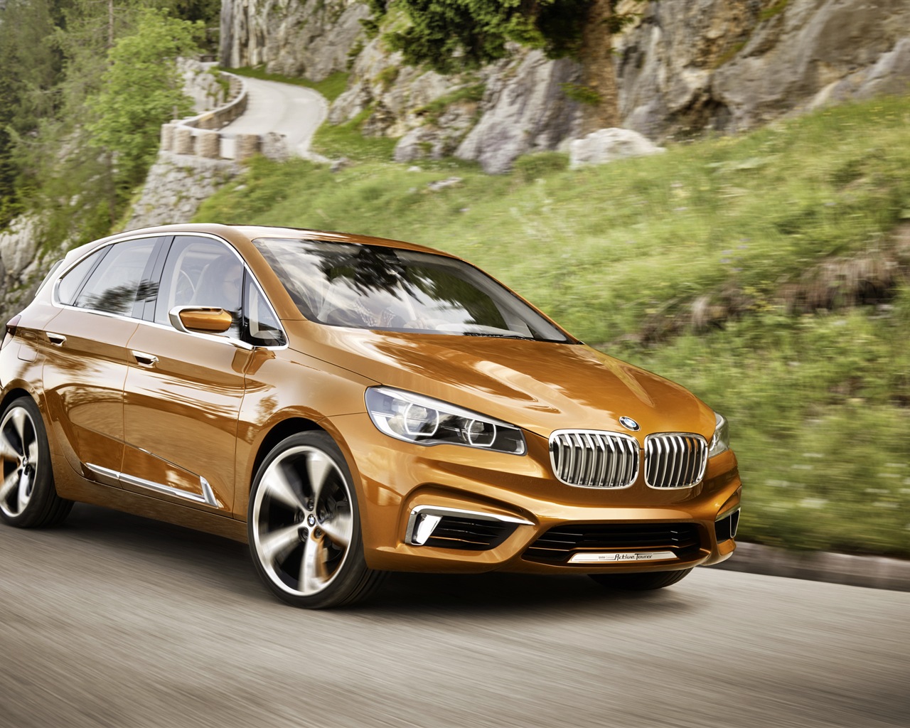 2013 BMW Concept Active Tourer 宝马旅行车 高清壁纸1 - 1280x1024