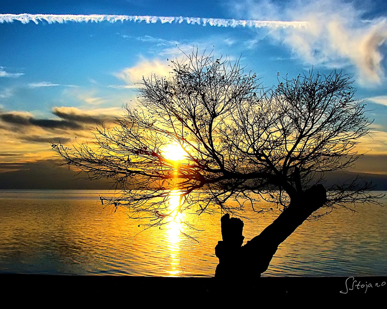 Après le coucher du soleil, le lac d'Ohrid, fonds d'écran Windows 8 thème HD #5 - 1280x1024