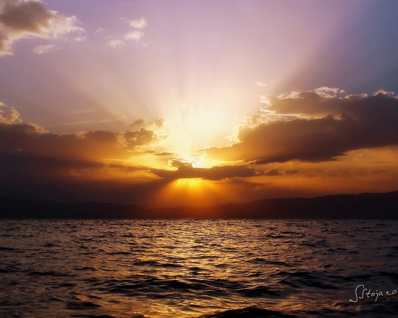Après le coucher du soleil, le lac d'Ohrid, fonds d'écran Windows 8 thème HD #7 - 1280x1024