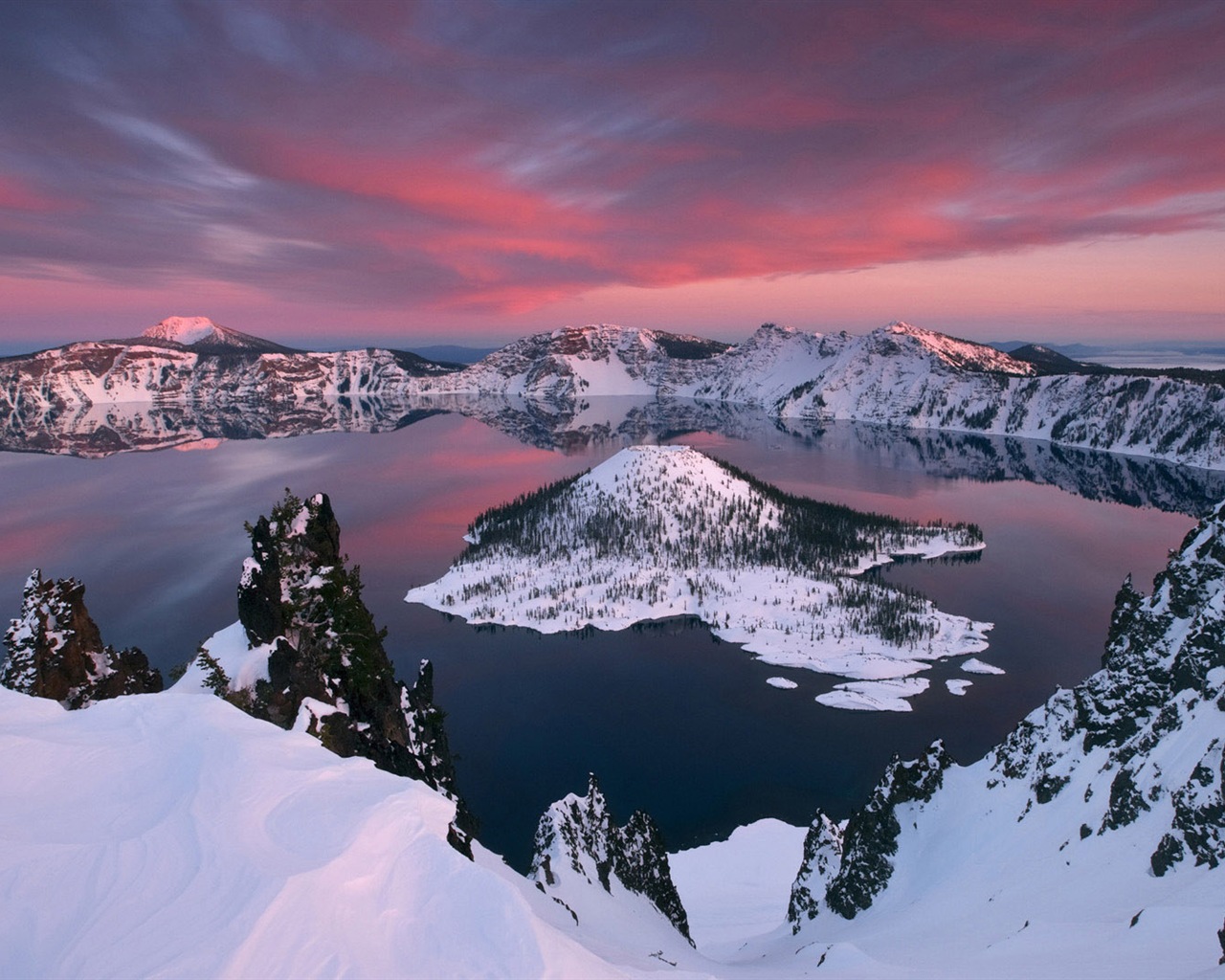 Volcanic lake landscape HD wallpapers #9 - 1280x1024