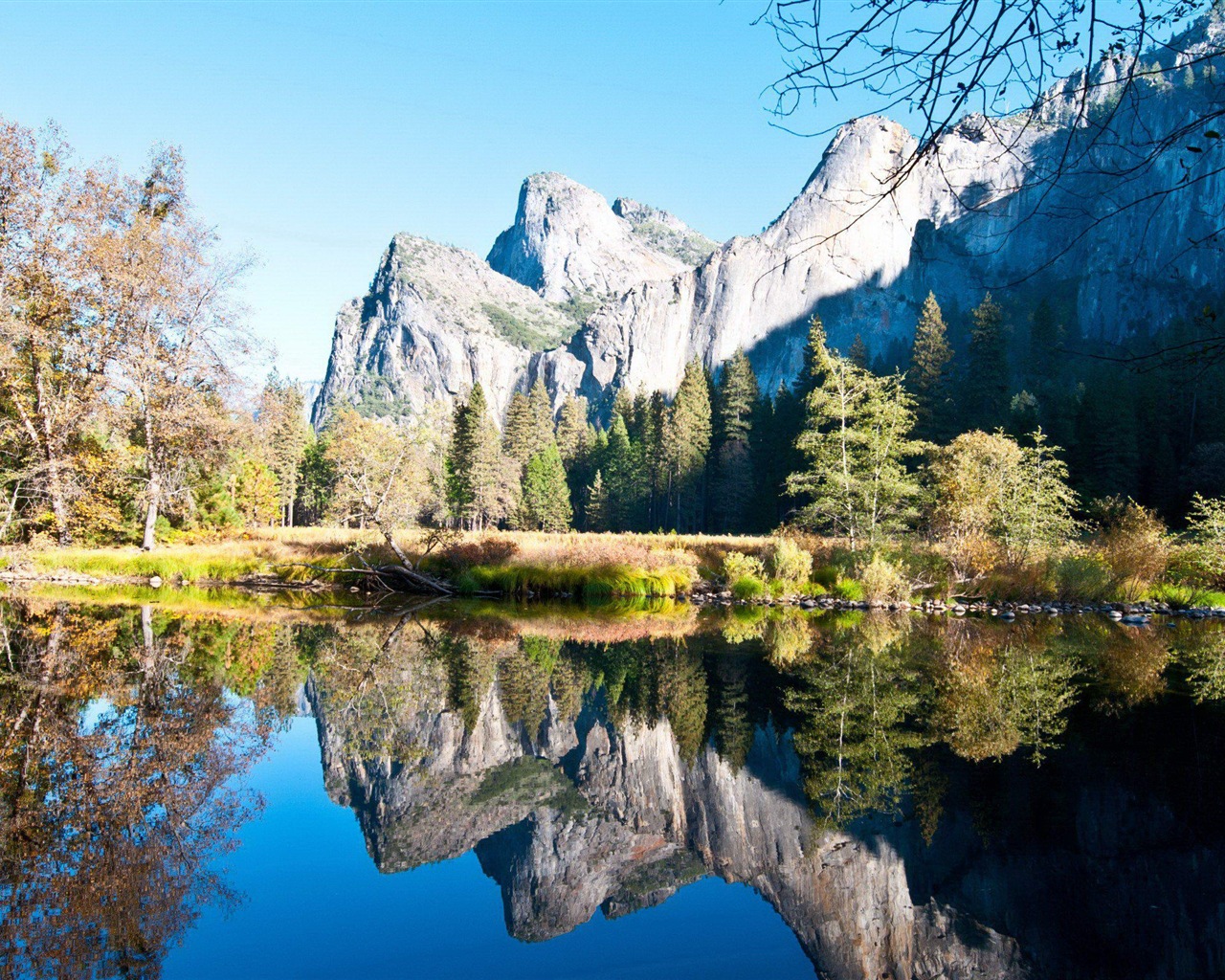 Réflexion dans le fond d'un paysage naturel de l'eau #2 - 1280x1024