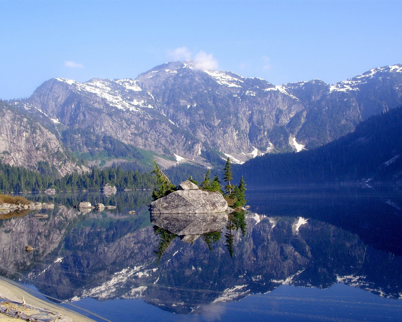 Réflexion dans le fond d'un paysage naturel de l'eau #6 - 1280x1024