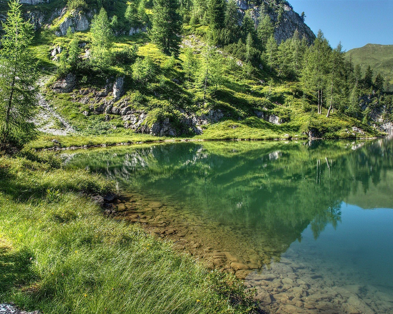 Réflexion dans le fond d'un paysage naturel de l'eau #10 - 1280x1024