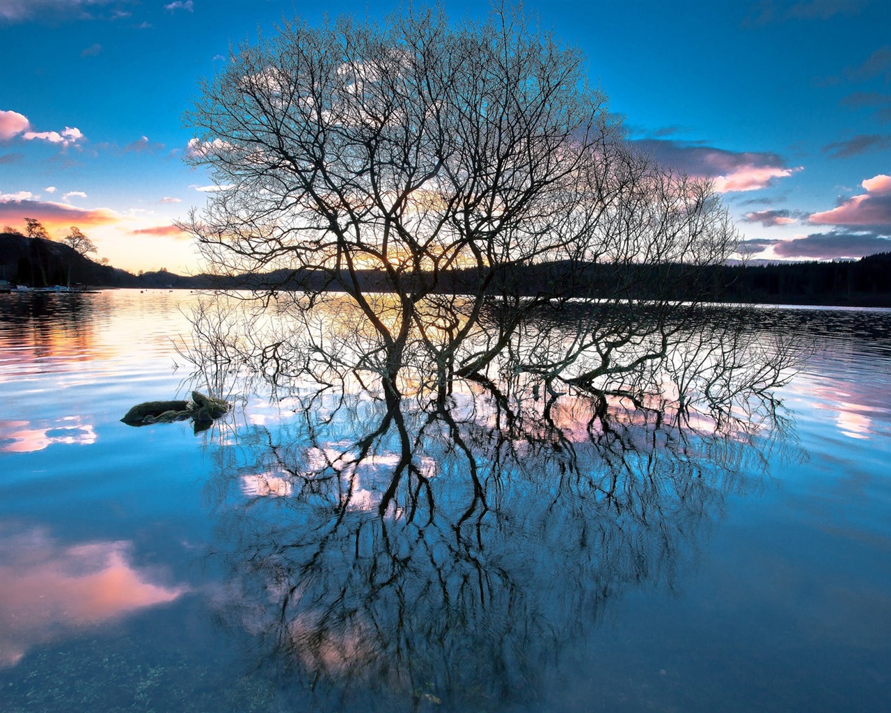 Réflexion dans le fond d'un paysage naturel de l'eau #19 - 1280x1024