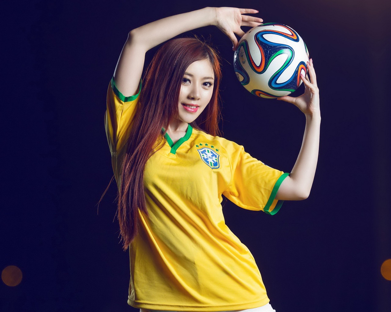 32 camisetas de la Copa del Mundo de fútbol, bebé wallpapers hermosas chicas HD #21 - 1280x1024