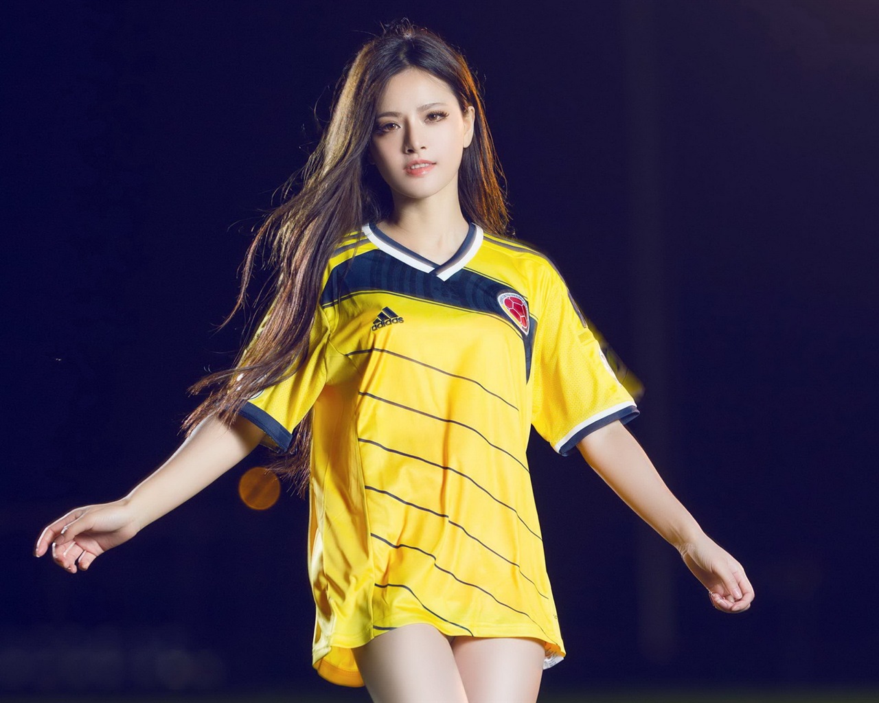 32 WM-Trikots, Fußball-Baby schöne Mädchen HD Wallpaper #29 - 1280x1024