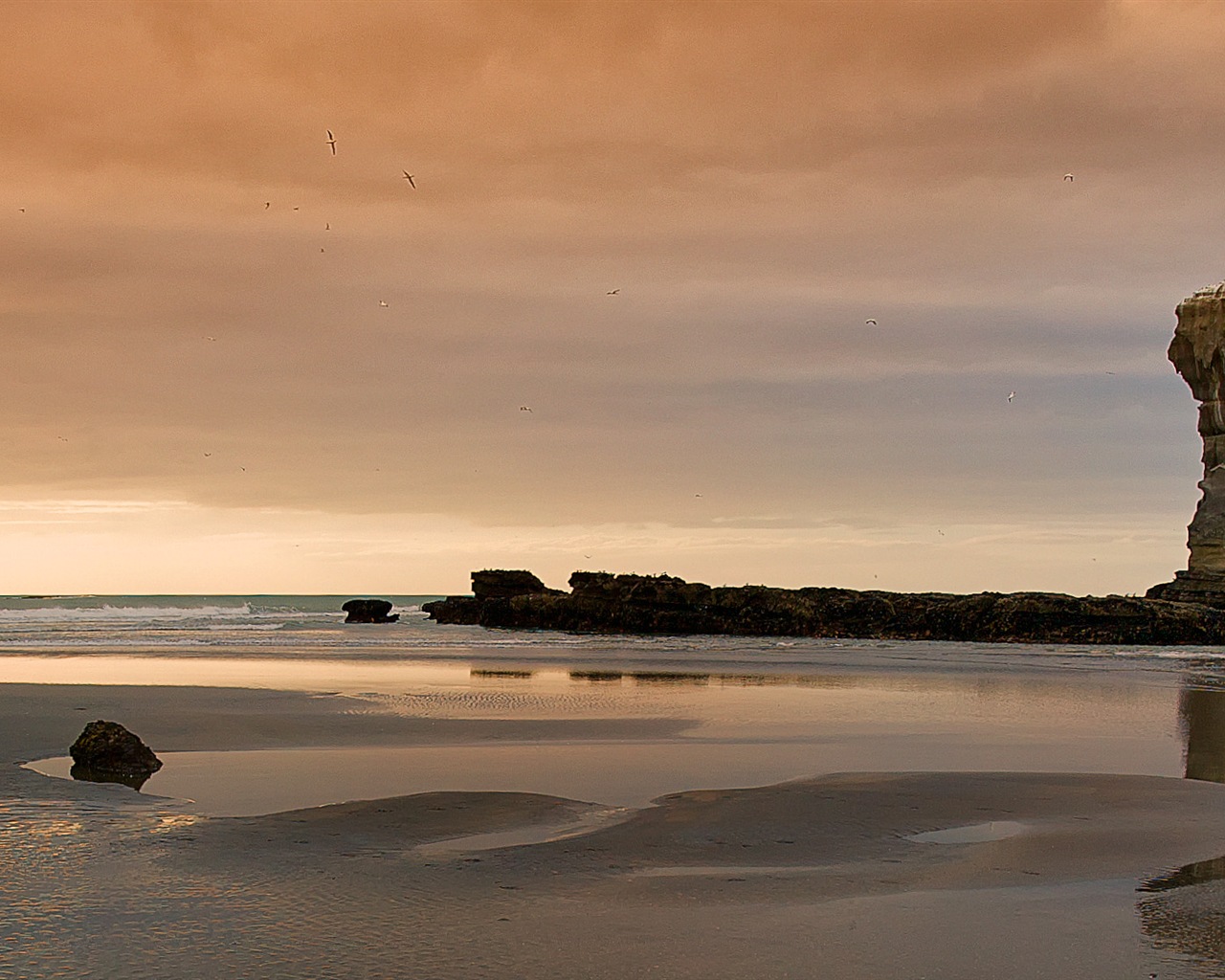 Krásná pláž západ slunce, Windows 8 panoramatické, širokoúhlé tapety #9 - 1280x1024