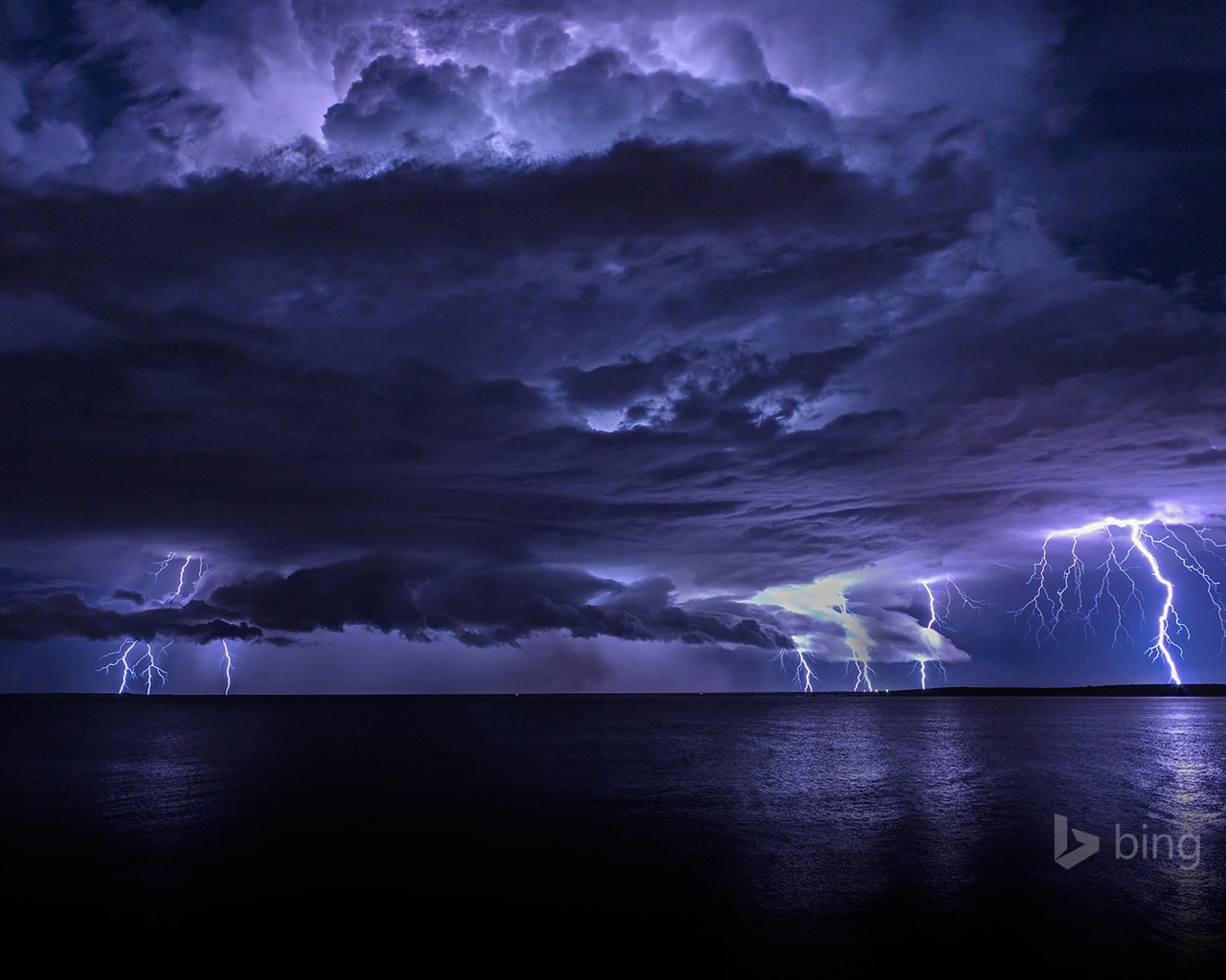 06. 2014 Výběr Bing oficiální wallpaper #3 - 1280x1024