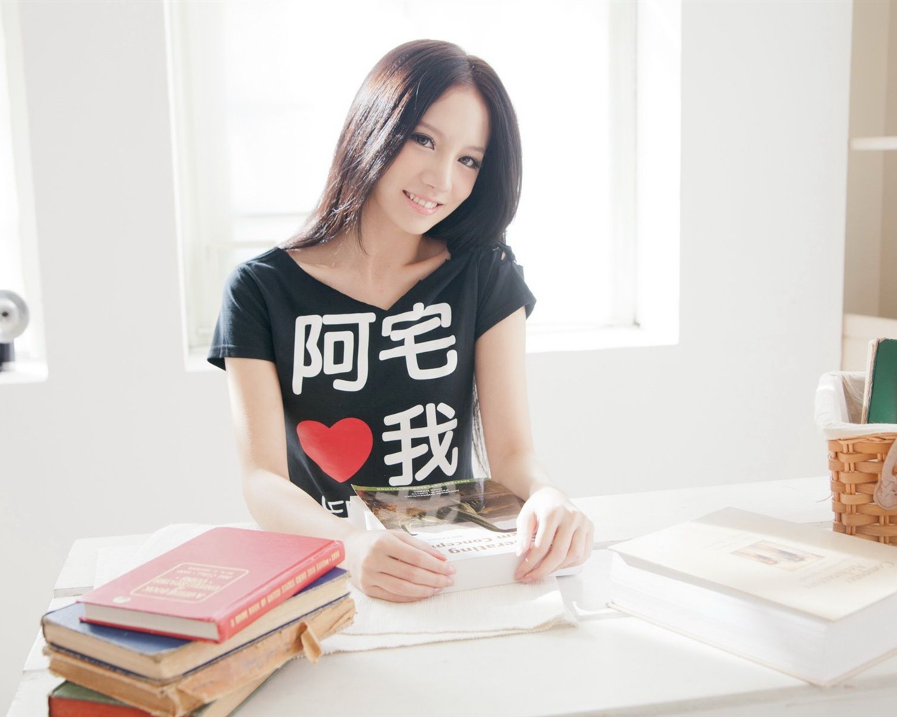 台湾女孩 林采缇 室内高清壁纸10 - 1280x1024