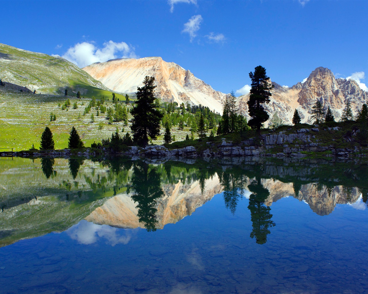 Lago tranquilo con la reflexión del agua, fondos de pantalla de Windows 8 HD #3 - 1280x1024
