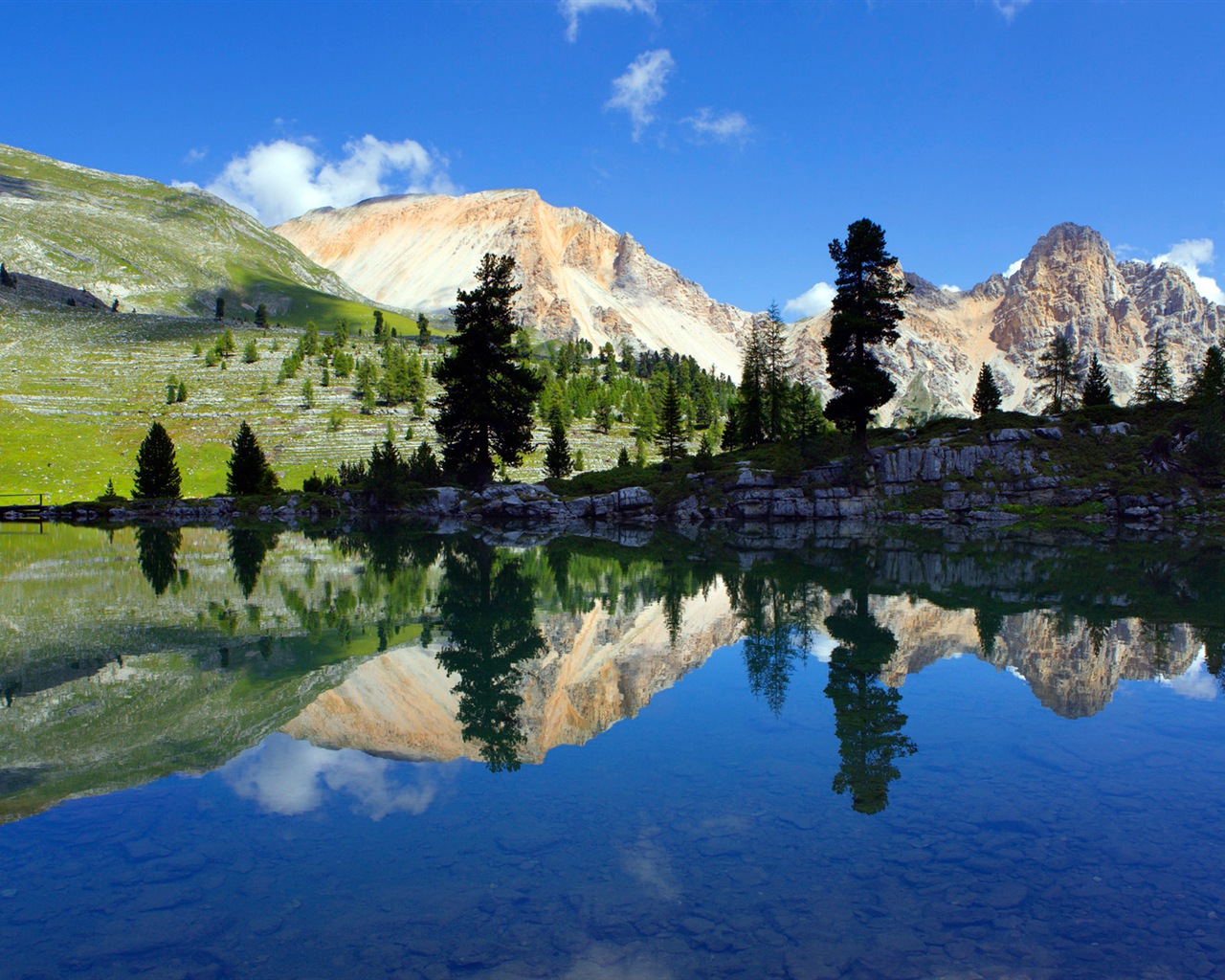 Lac calme avec la réflexion de l'eau, de Windows 8 fonds d'écran HD #3 - 1280x1024