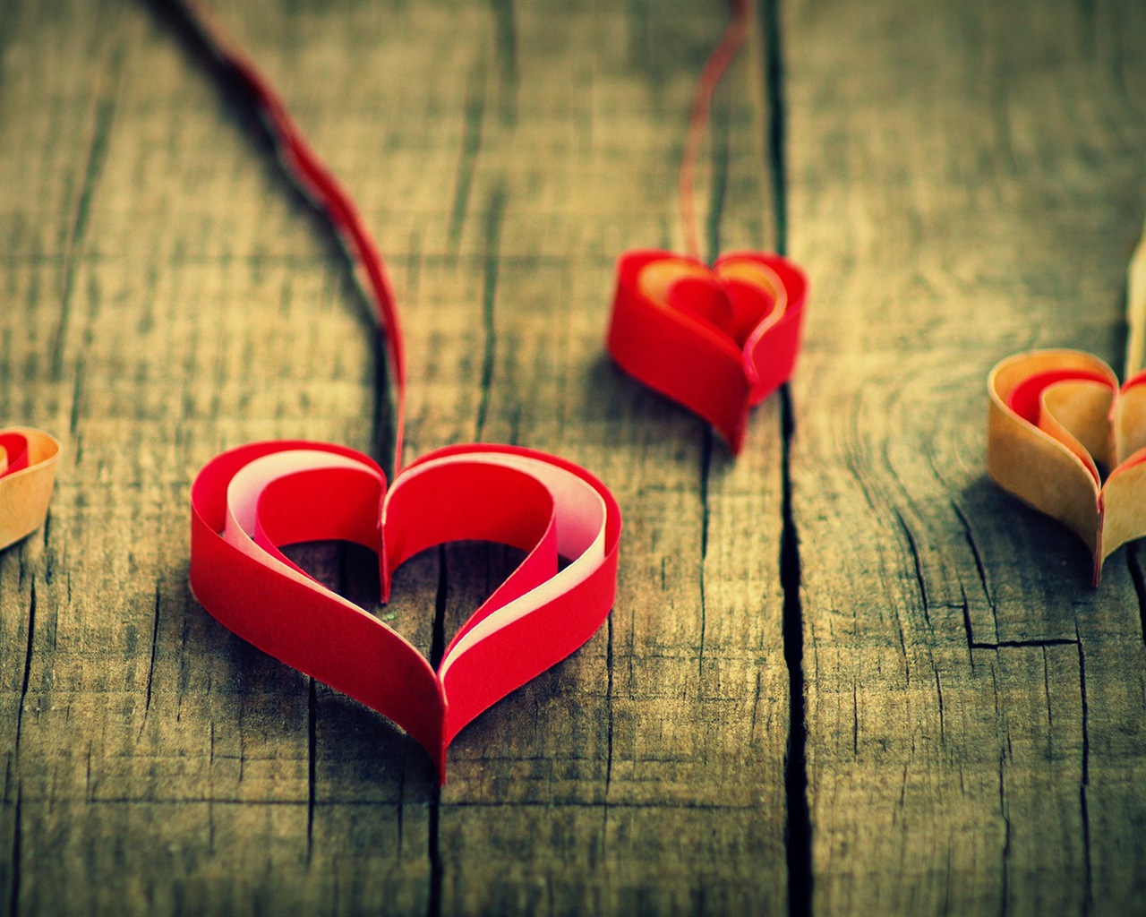 The theme of love, creative heart-shaped HD wallpapers #3 - 1280x1024