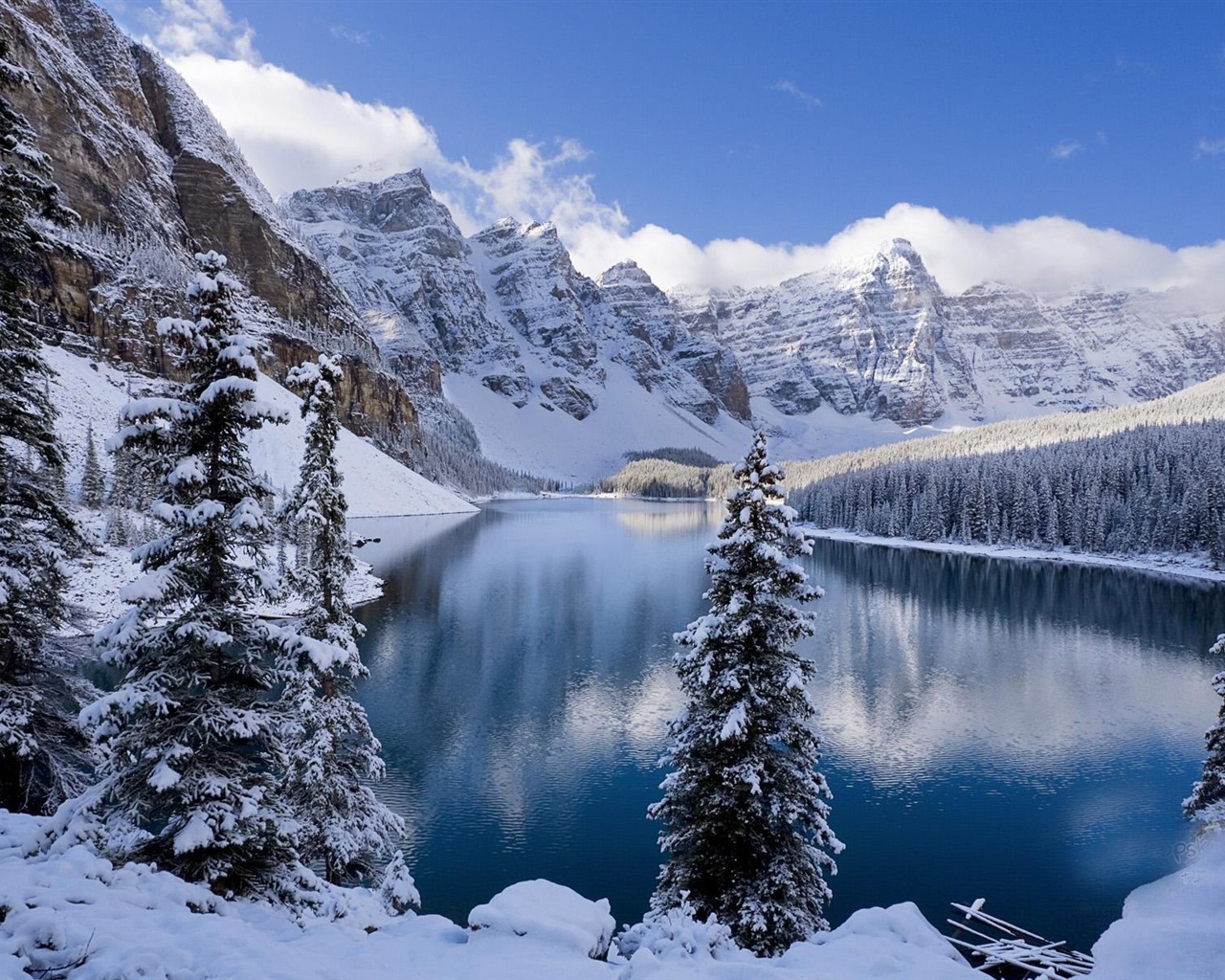 Zima, sníh, hory, jezera, stromy, silnice HD tapety na plochu #12 - 1280x1024