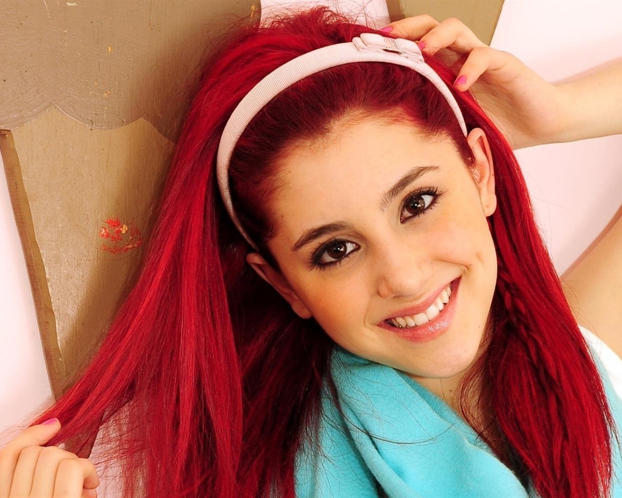 Ariana Grande HD tapety na plochu #6 - 1280x1024