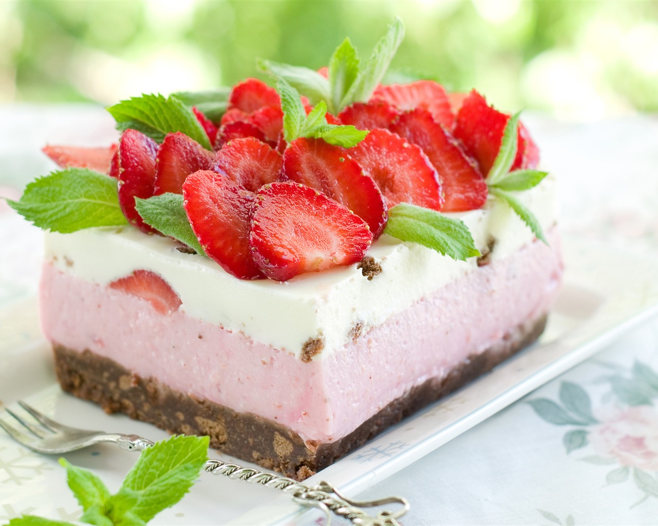 美味可口的草莓蛋糕 高清壁纸5 - 1280x1024
