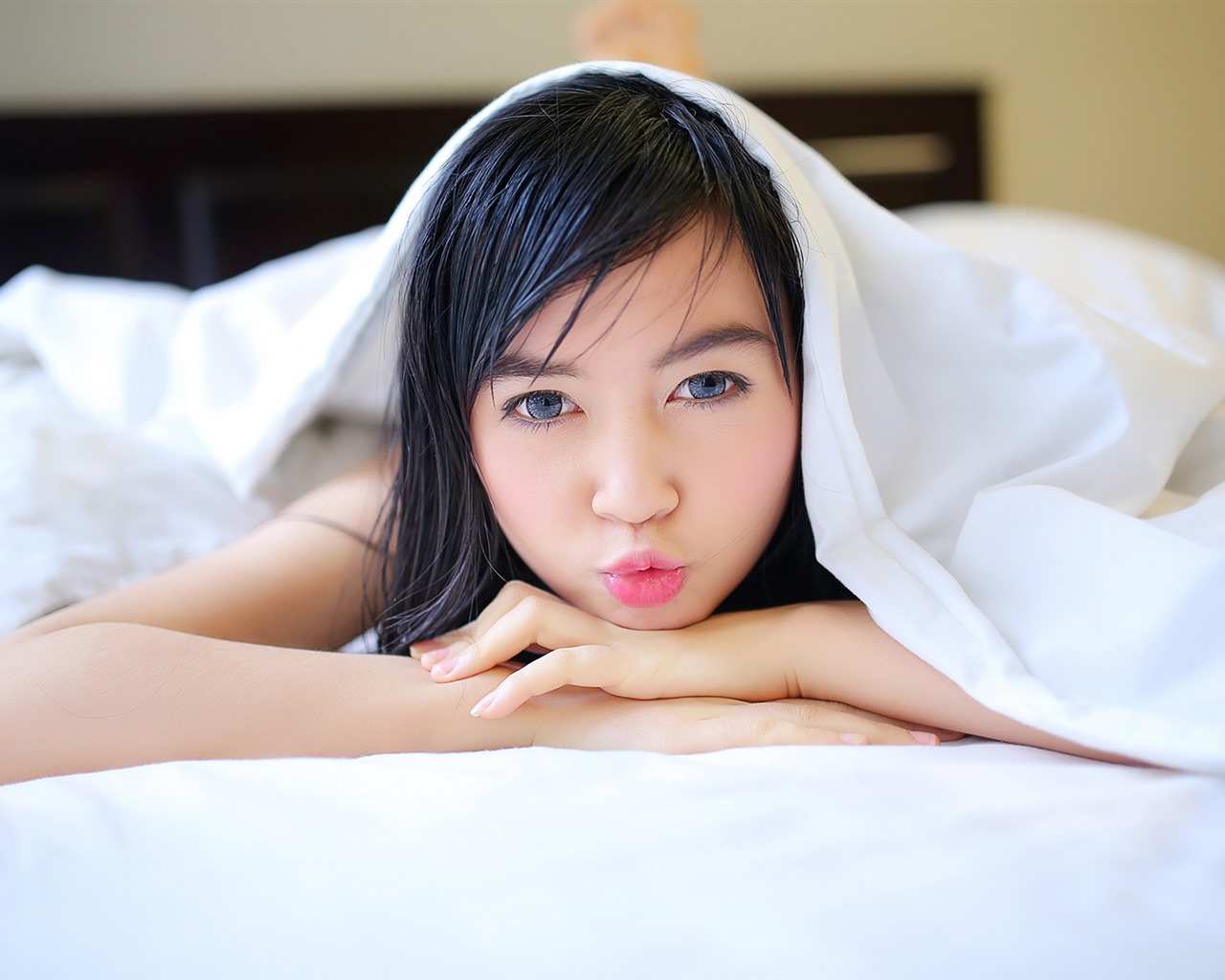 Pure and lovely young Asian girl HD wallpapers collection (2) #10 - 1280x1024