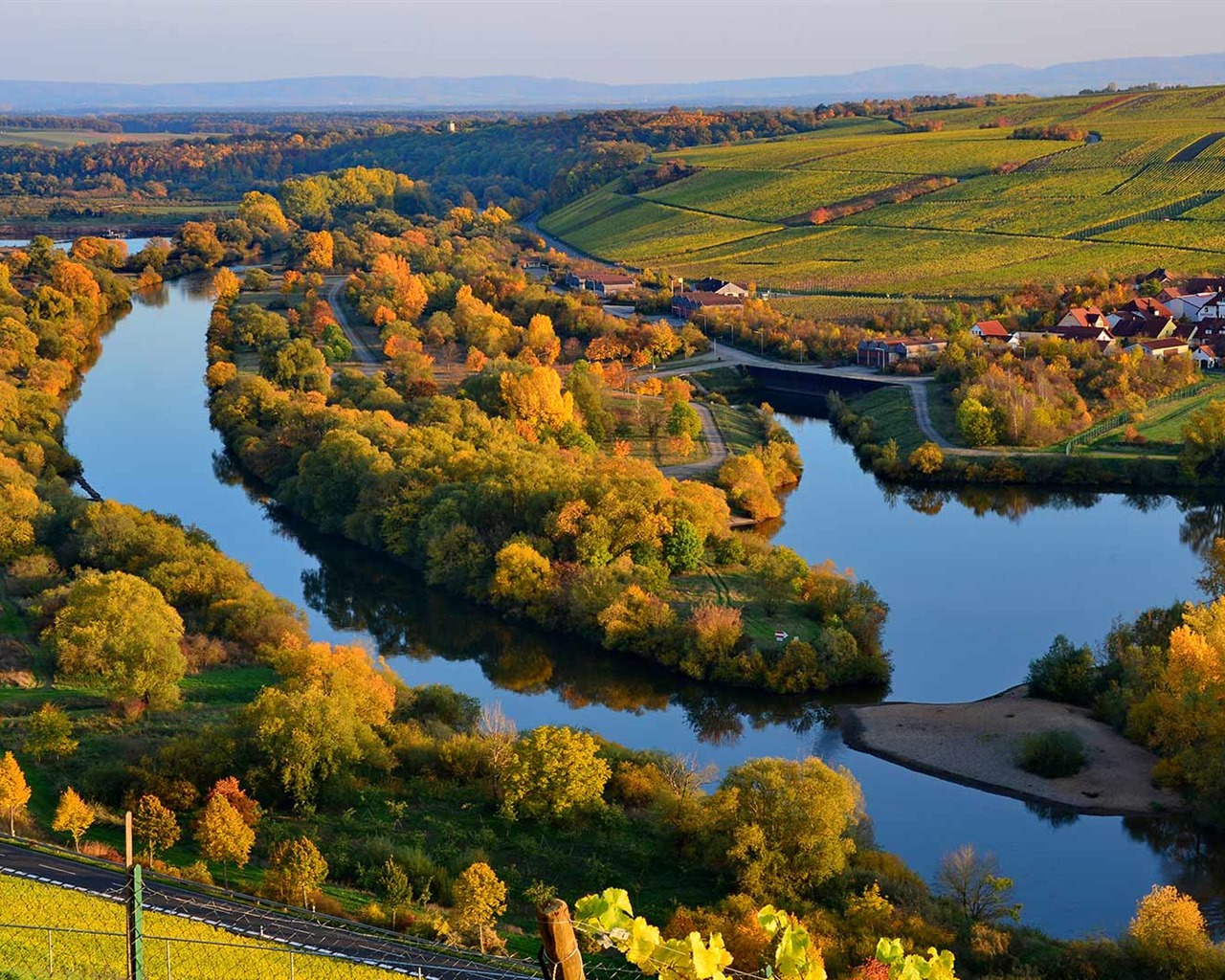 Octobre 2016 Bing thème HD fonds d'écran (1) #27 - 1280x1024