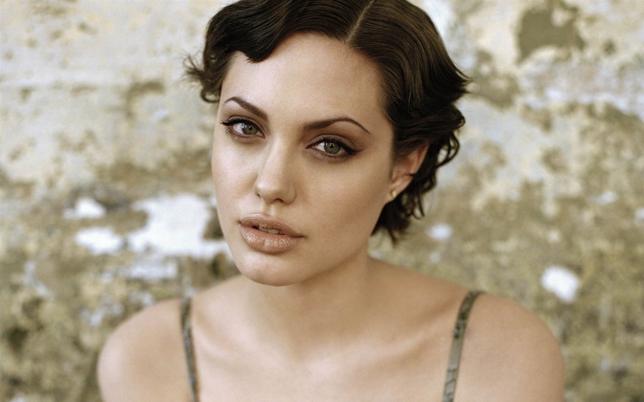 Angelina Jolie wallpaper #13 - 1280x800