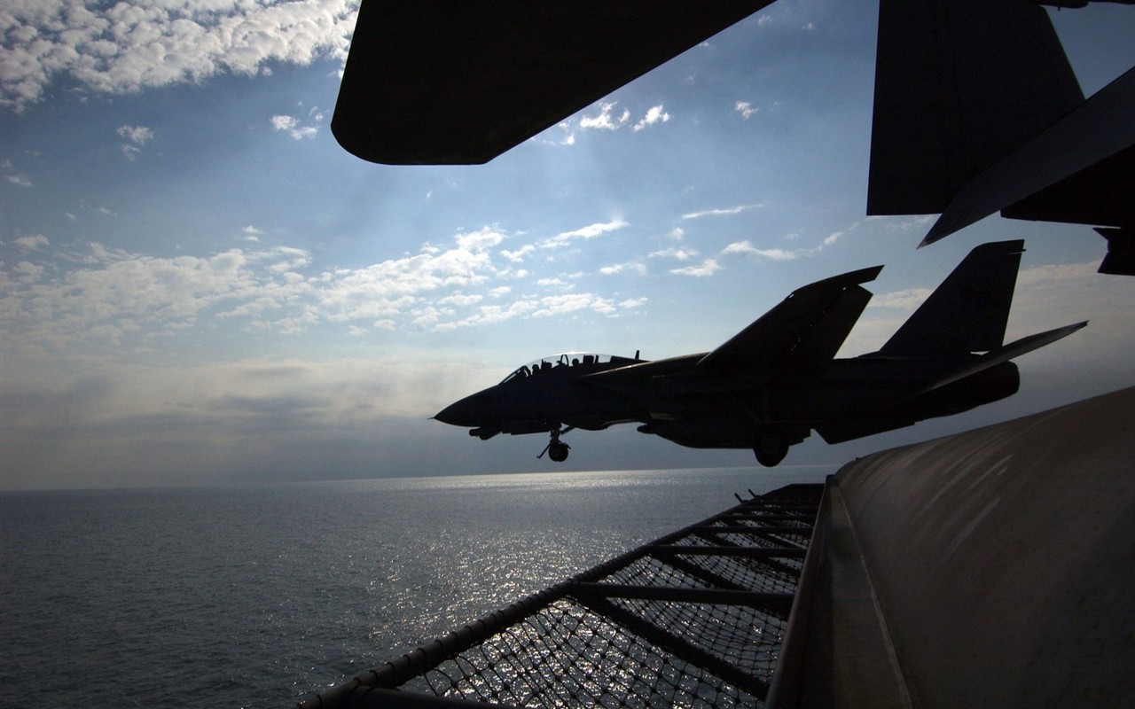 U. S. Navy F14 Tomcat bojovník #43 - 1280x800