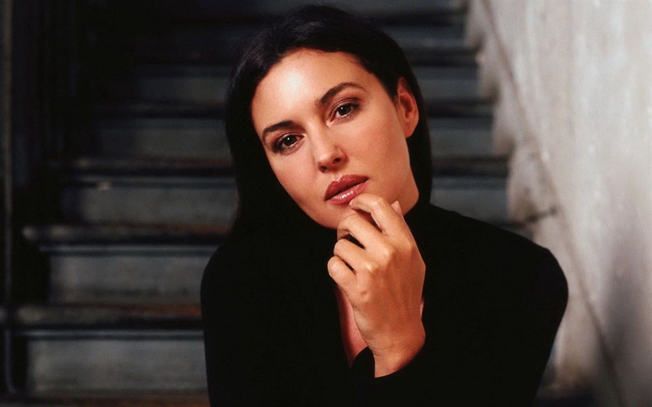 Monica Bellucci wallpaper #1 - 1280x800