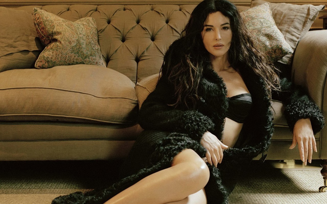 Monica Bellucci wallpaper #5 - 1280x800