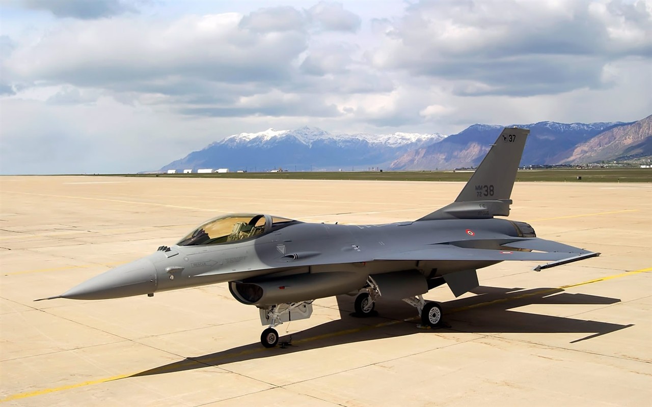 軍用空中裝備英姿壁紙 #30 - 1280x800
