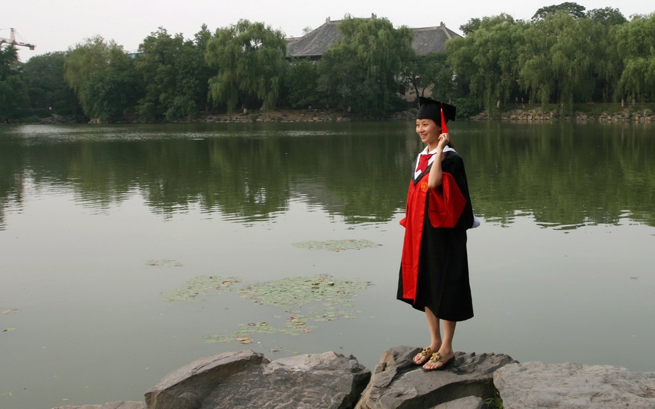 letmý pohled na Peking University (Minghu Metasequoia práce) #15 - 1280x800