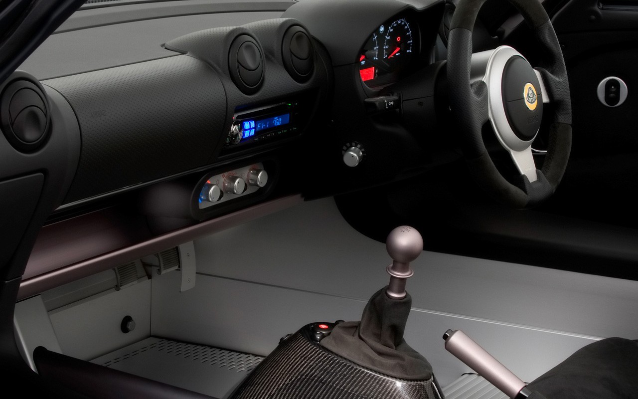 2010 Lotus limited edition sports car wallpaper #2 - 1280x800