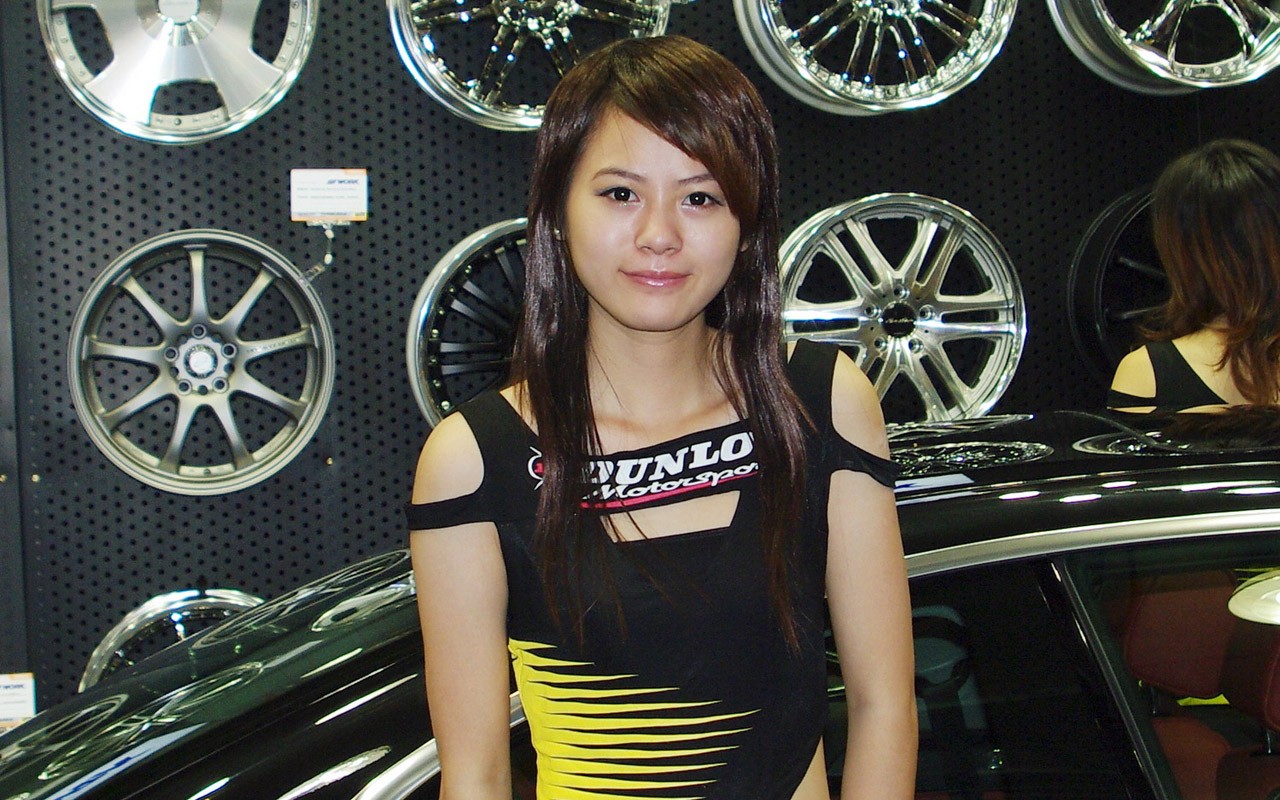 Auto Salon Model Wallpapers #2 - 1280x800