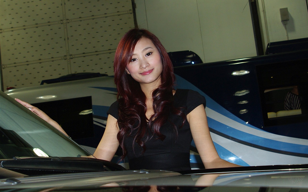 Auto Salon Model Wallpapers #15 - 1280x800