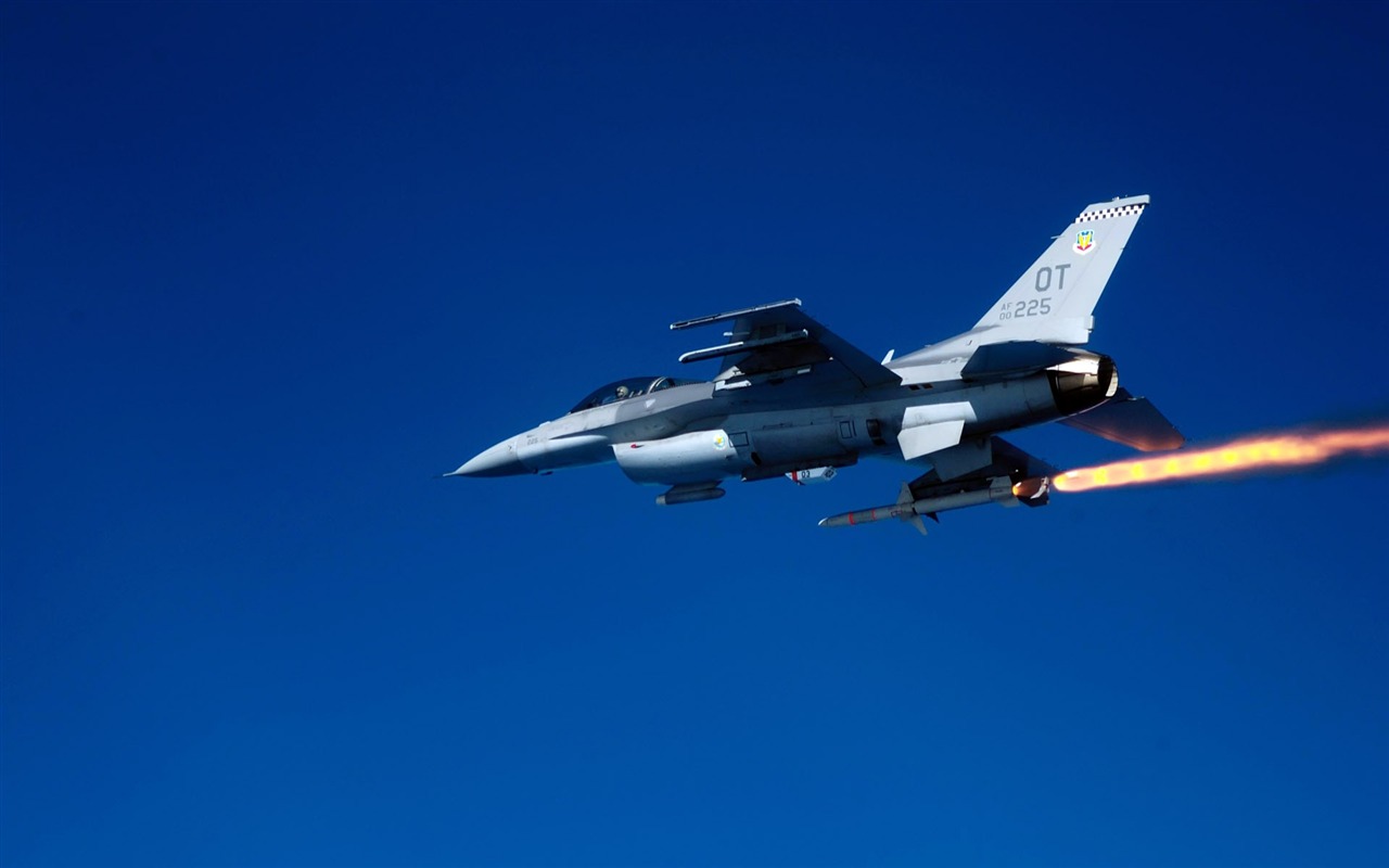 El avión militar de fondo de pantalla #4 - 1280x800