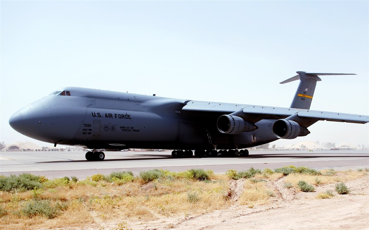 El avión militar de fondo de pantalla #12 - 1280x800