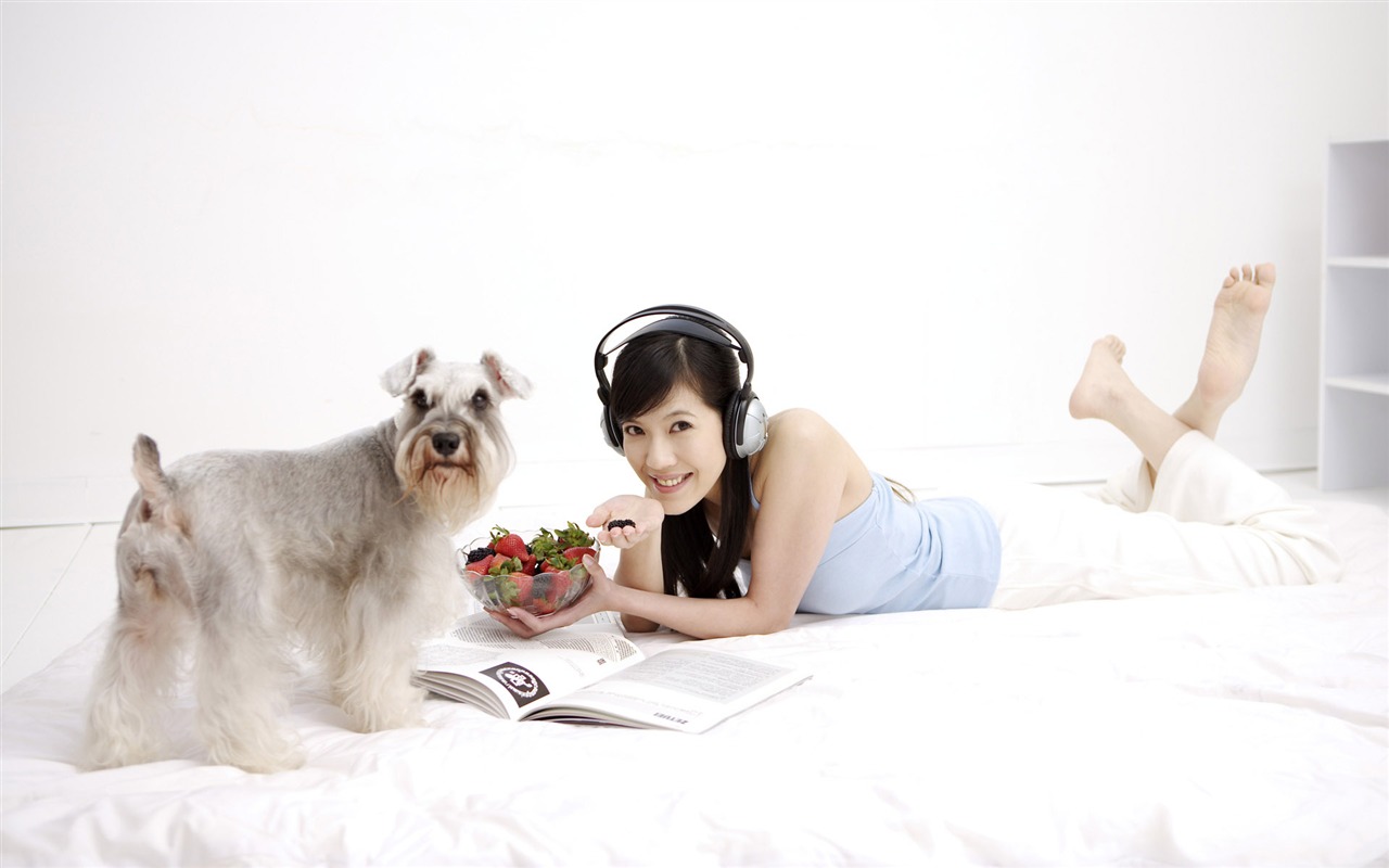 Beauty and the pet HD wallpaper #5 - 1280x800