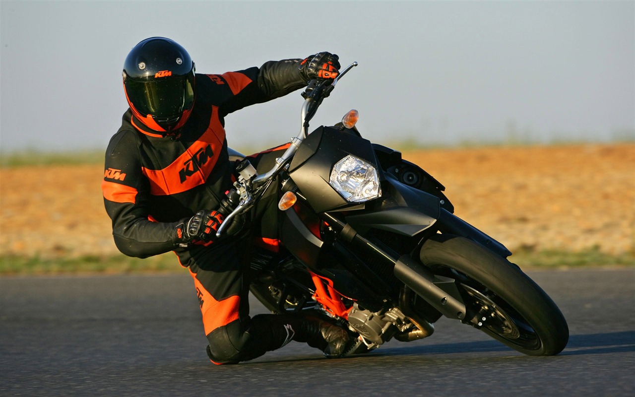 Turn Motorcycle Wallpaper Collection #17 - 1280x800