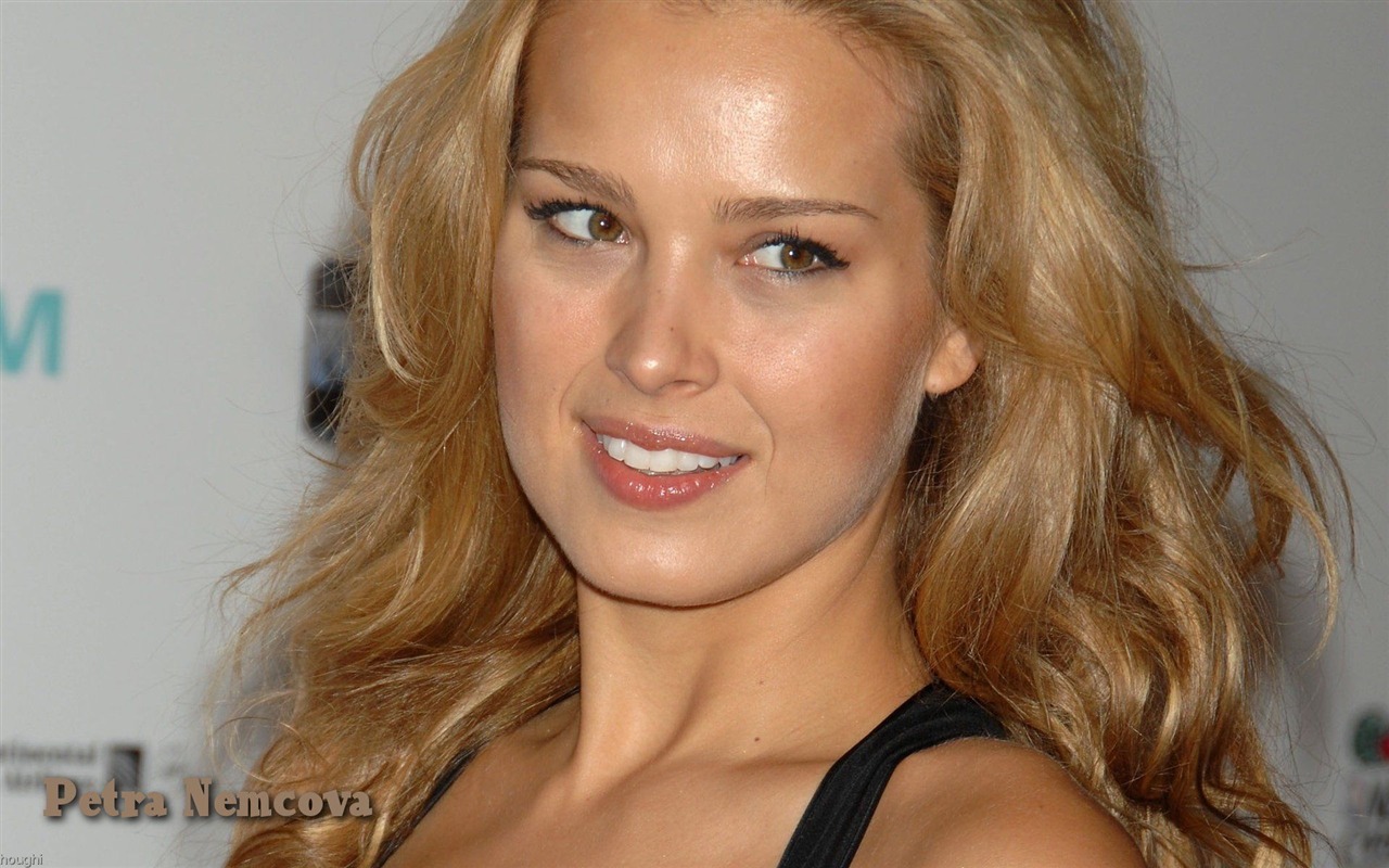 Petra Nemcova beautiful wallpaper #3 - 1280x800