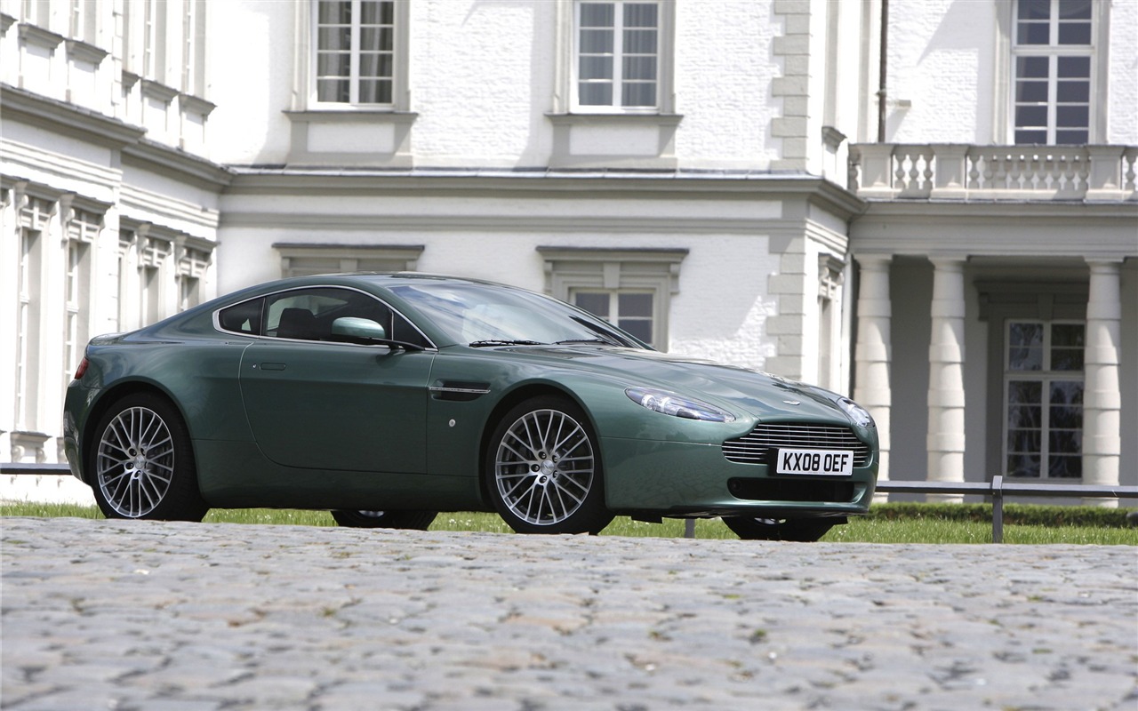 Aston Martin 阿斯顿·马丁 壁纸(一)10 - 1280x800