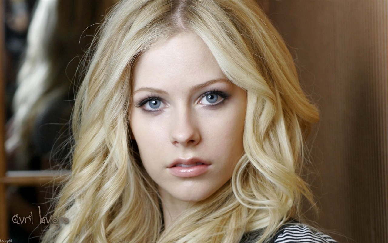 Avril Lavigne 艾薇兒·拉維妮美女壁紙 #1 - 1280x800