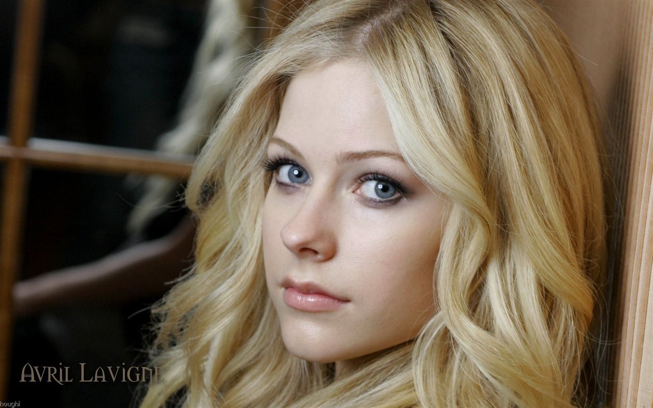 Avril Lavigne 艾薇儿·拉维妮 美女壁纸14 - 1280x800