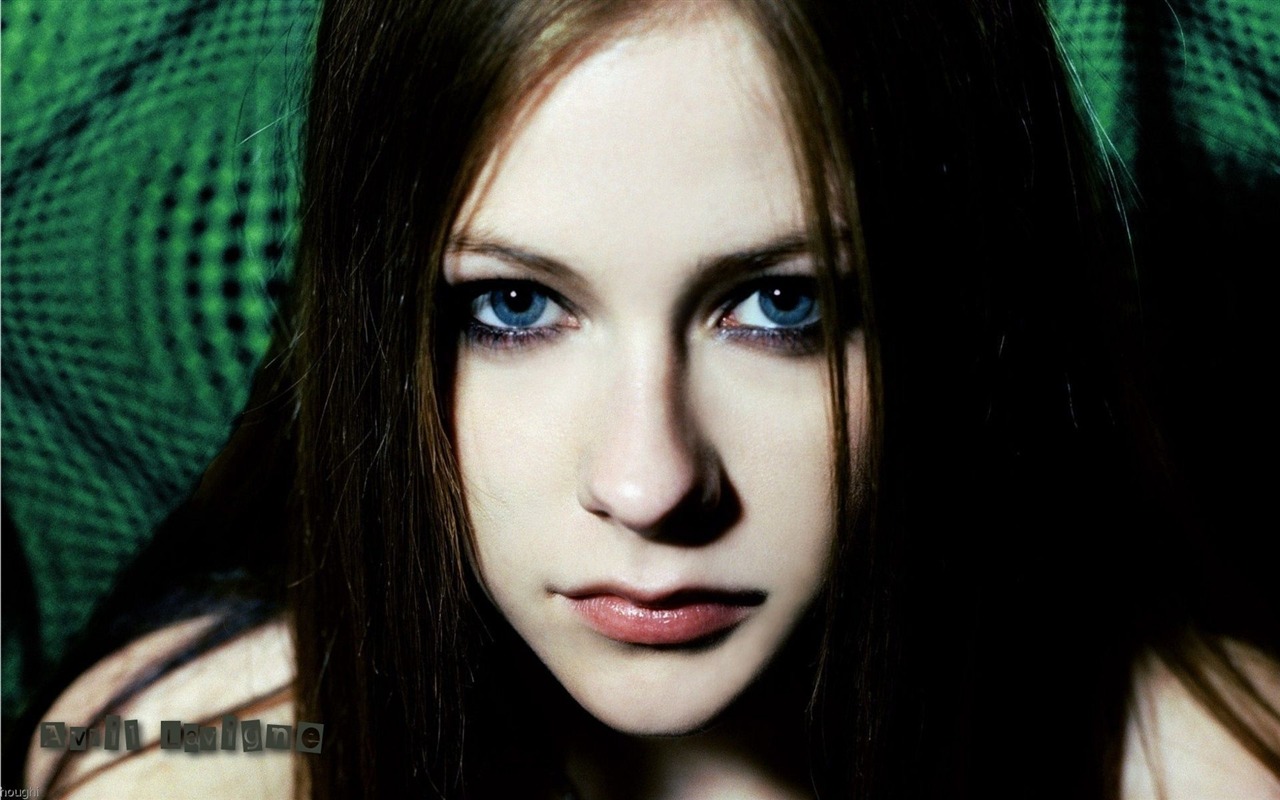 Avril Lavigne 艾薇儿·拉维妮 美女壁纸21 - 1280x800