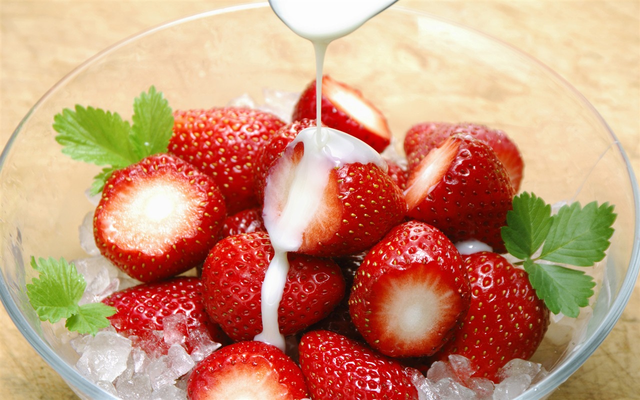 HD wallpaper fresh strawberries #15 - 1280x800
