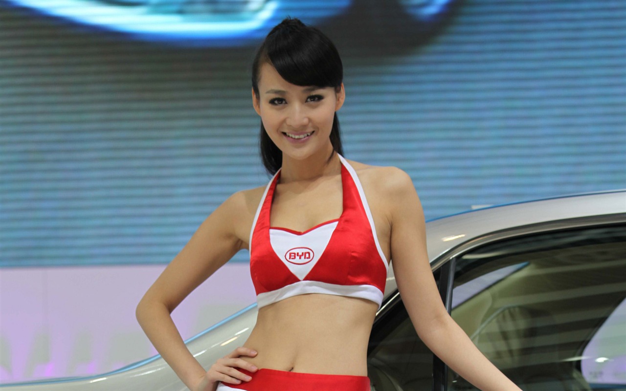 2010 v Pekingu Mezinárodním autosalonu krása (1) (vítr honí mraky práce) #13 - 1280x800