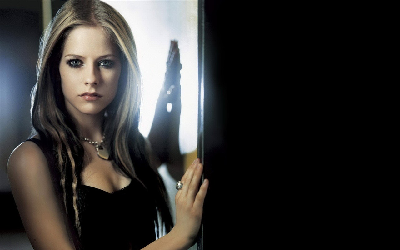 Avril Lavigne hermoso fondo de pantalla (3) #4 - 1280x800