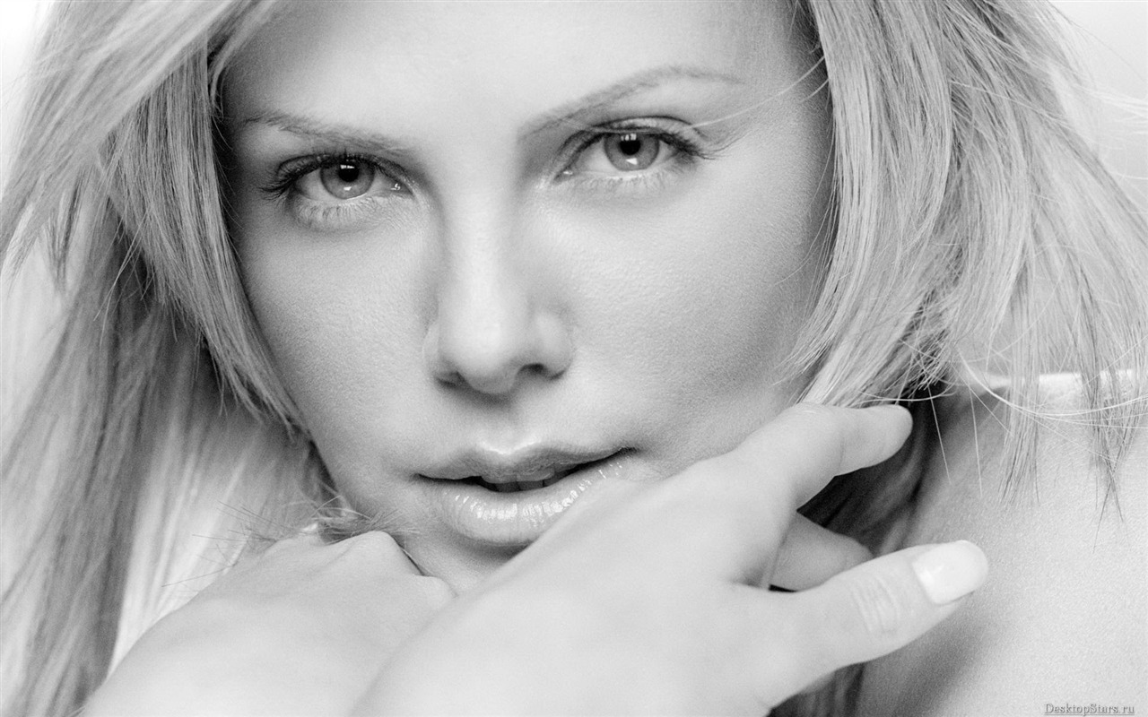 Charlize Theron krásná tapeta (2) #7 - 1280x800