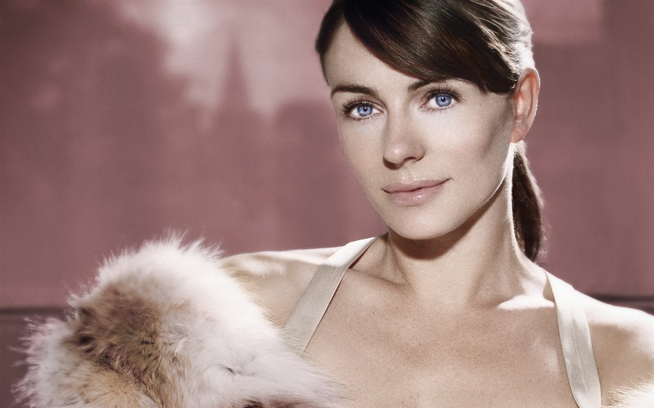 Elizabeth Hurley 伊莉莎白·赫莉 美女壁紙 #36 - 1280x800