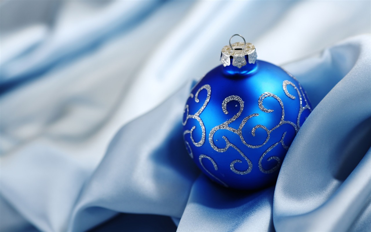 Christmas balls wallpaper (1) #13 - 1280x800