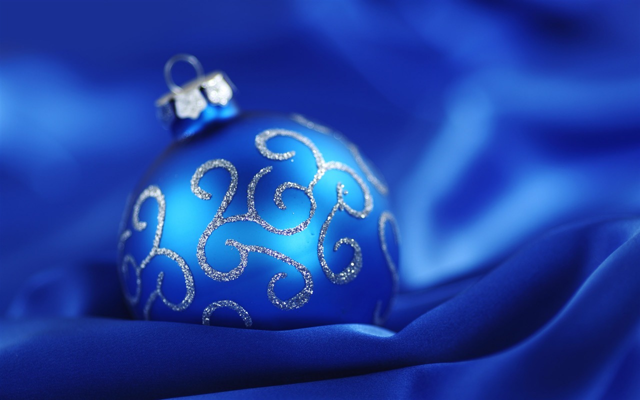 Christmas balls wallpaper (2) #13 - 1280x800