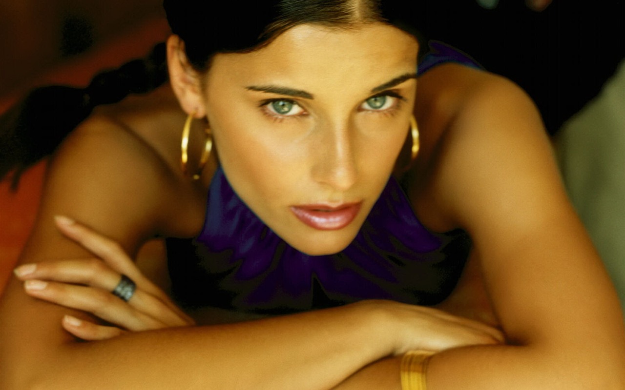 Nelly Furtado 妮莉·费塔朵 美女壁纸10 - 1280x800